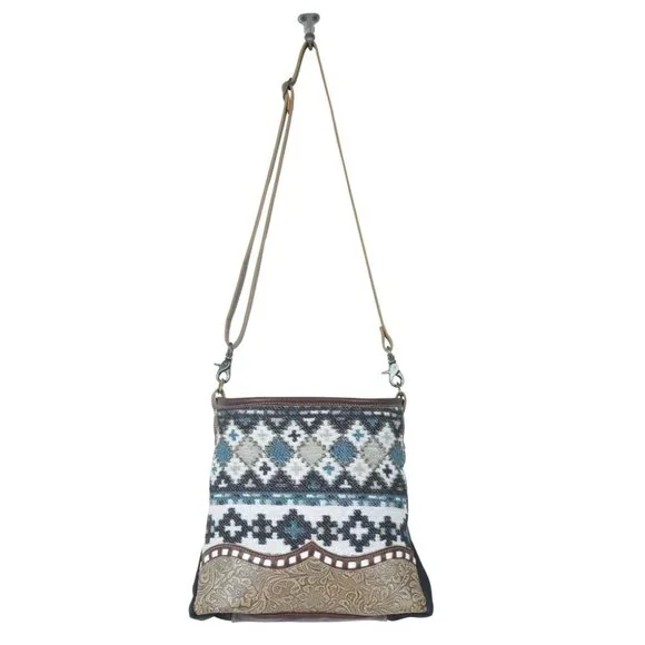 NWT Myra Shoulder Bag - Picture 3 of 6